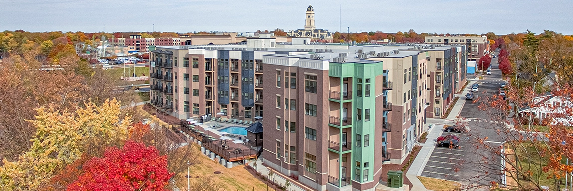 Exterior view of East Bank Apartments in Noblesville
